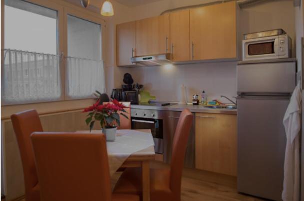 H&H Apartments Im Herzen Der Stadt Teilweise Mit Balkon Ruhig Zentral Modern Mit Kueche 格赖夫斯瓦尔德 外观 照片