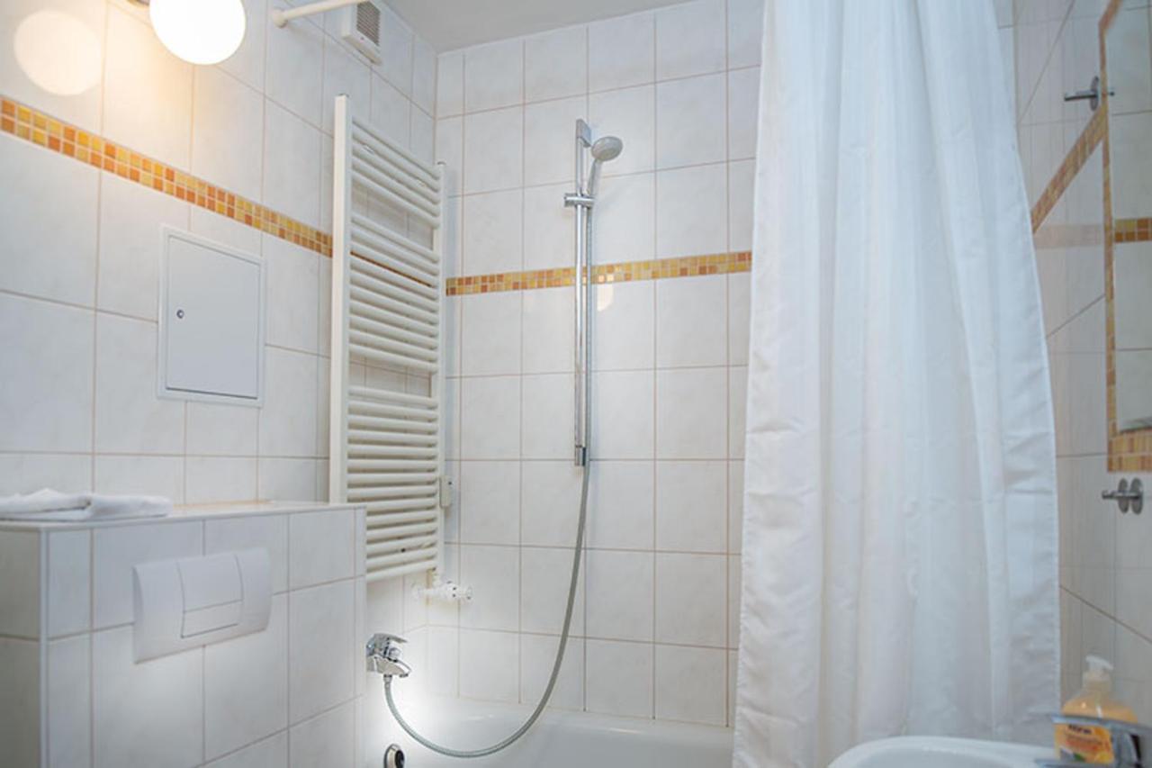 H&H Apartments Im Herzen Der Stadt Teilweise Mit Balkon Ruhig Zentral Modern Mit Kueche 格赖夫斯瓦尔德 外观 照片