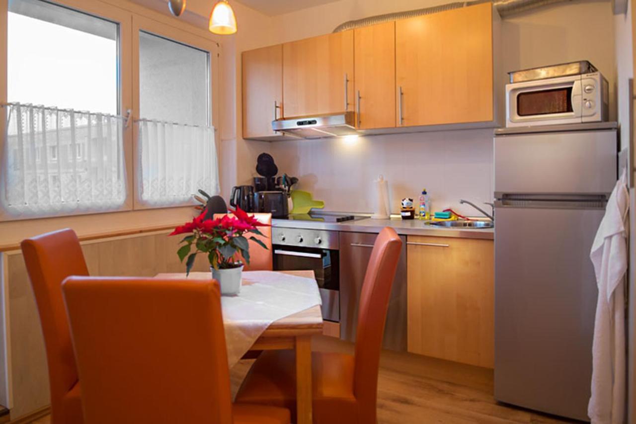 H&H Apartments Im Herzen Der Stadt Teilweise Mit Balkon Ruhig Zentral Modern Mit Kueche 格赖夫斯瓦尔德 外观 照片